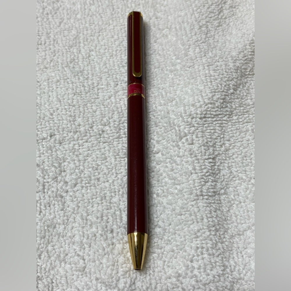 Pilot red and black ink pen